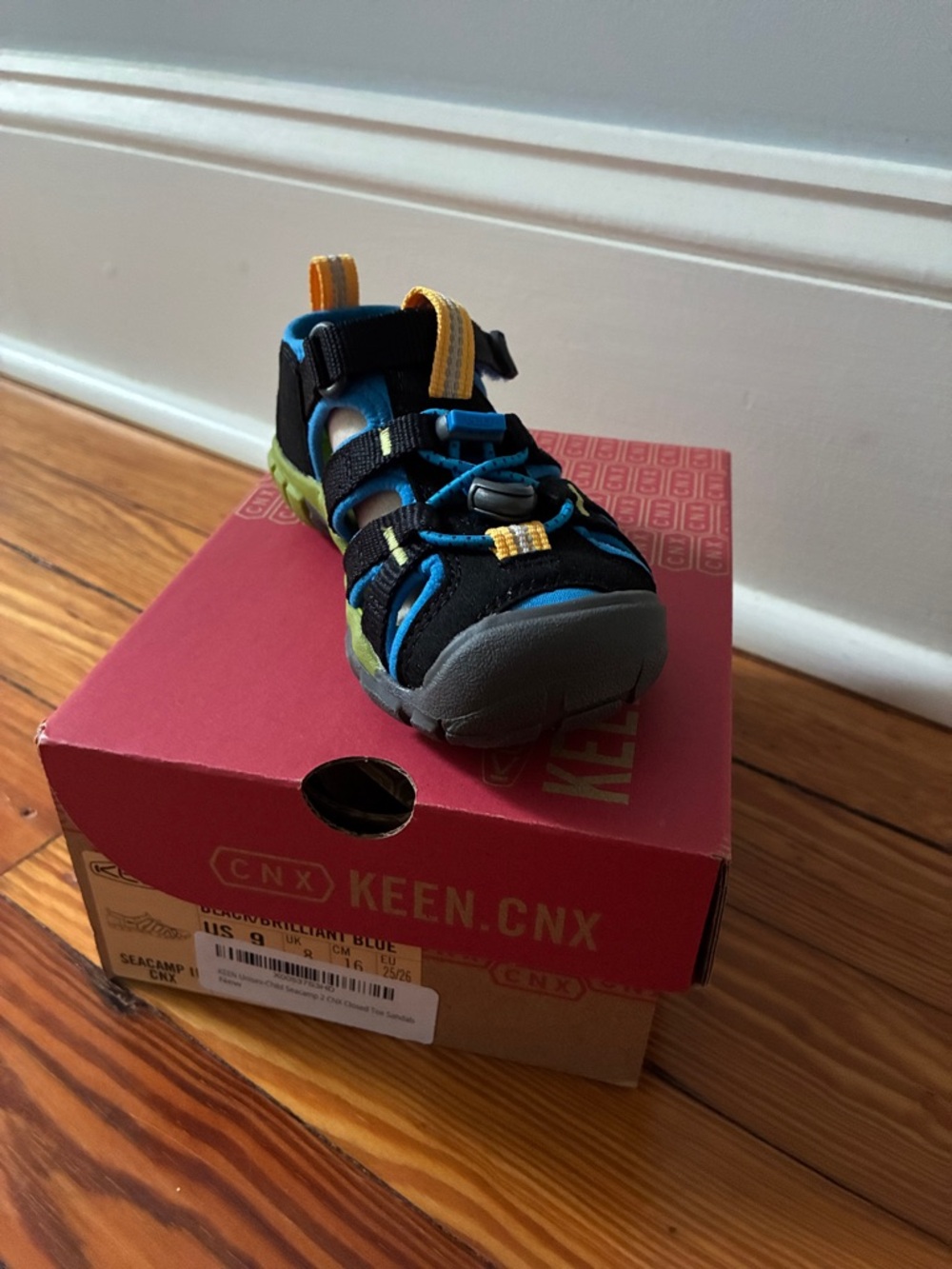 NWT KEEN Seacamp Kids Black Blue and Yellow Sport Sandal